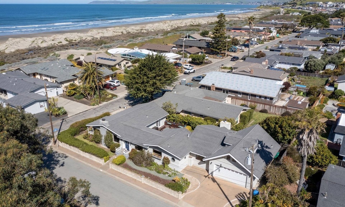 Morro Bay House | Ocean Views and Steps to the Sand from this Spacious and Comfortable Morro Bay H