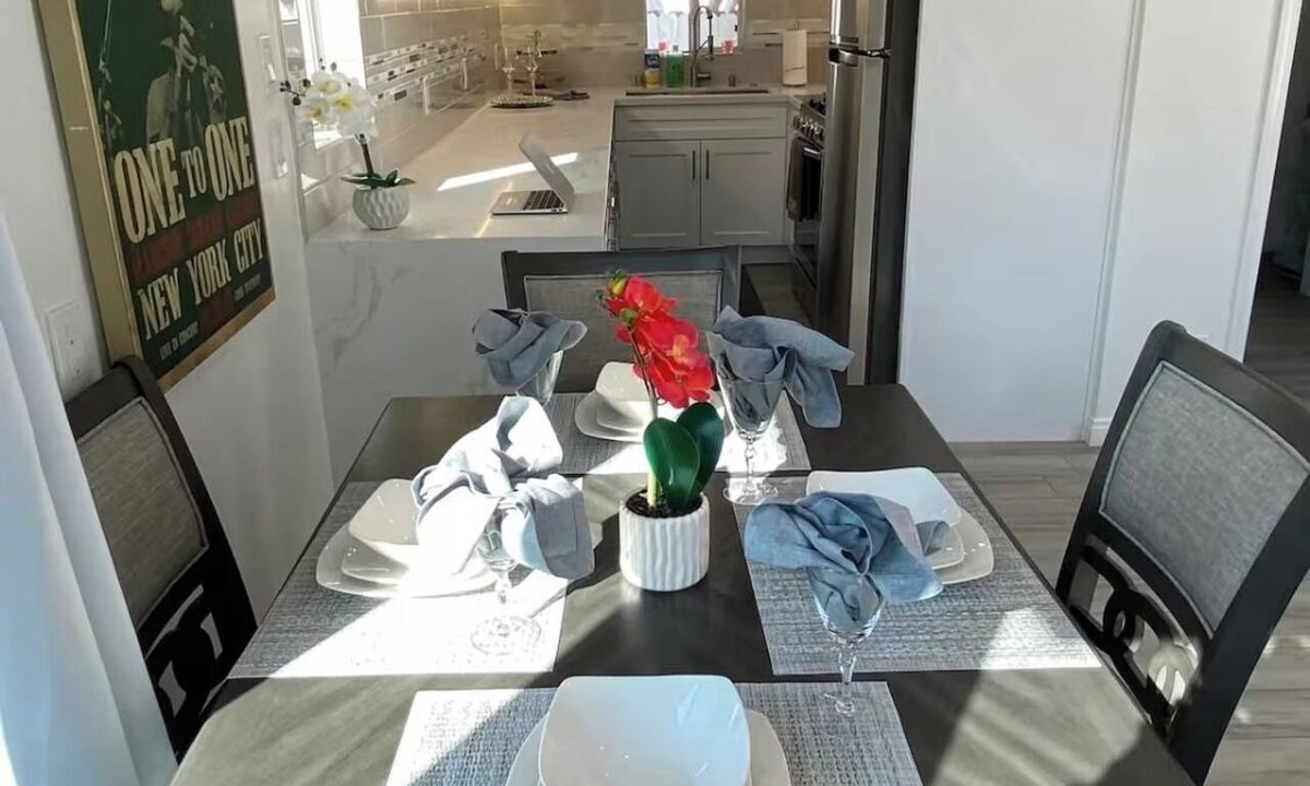 West Los Angeles Apartment | One bedroom new remodel furnished to tens! Pure luxury, professionally decorated