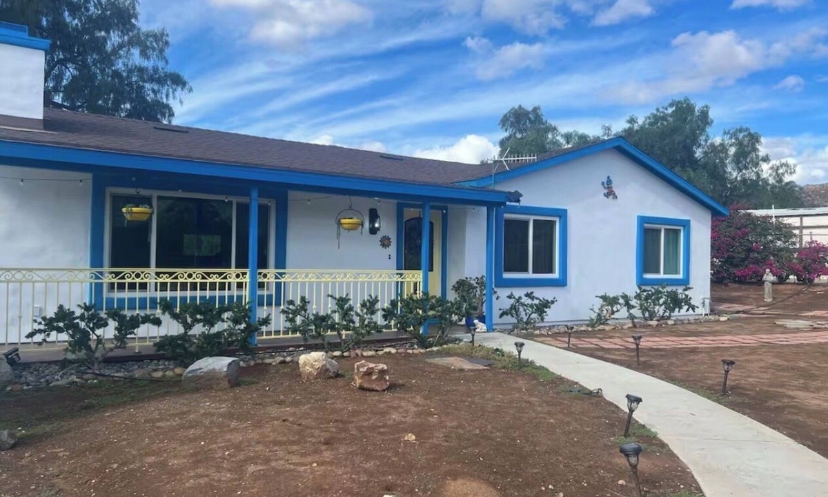 El Cajon House | Peaceful Ranch - Outdoor Smoking & Pets OK
