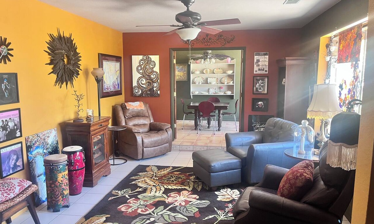 Hesperia House | Peaceful retreat in the High Desert! Spacious & Eclectic 3bd/2ba home w/yard.