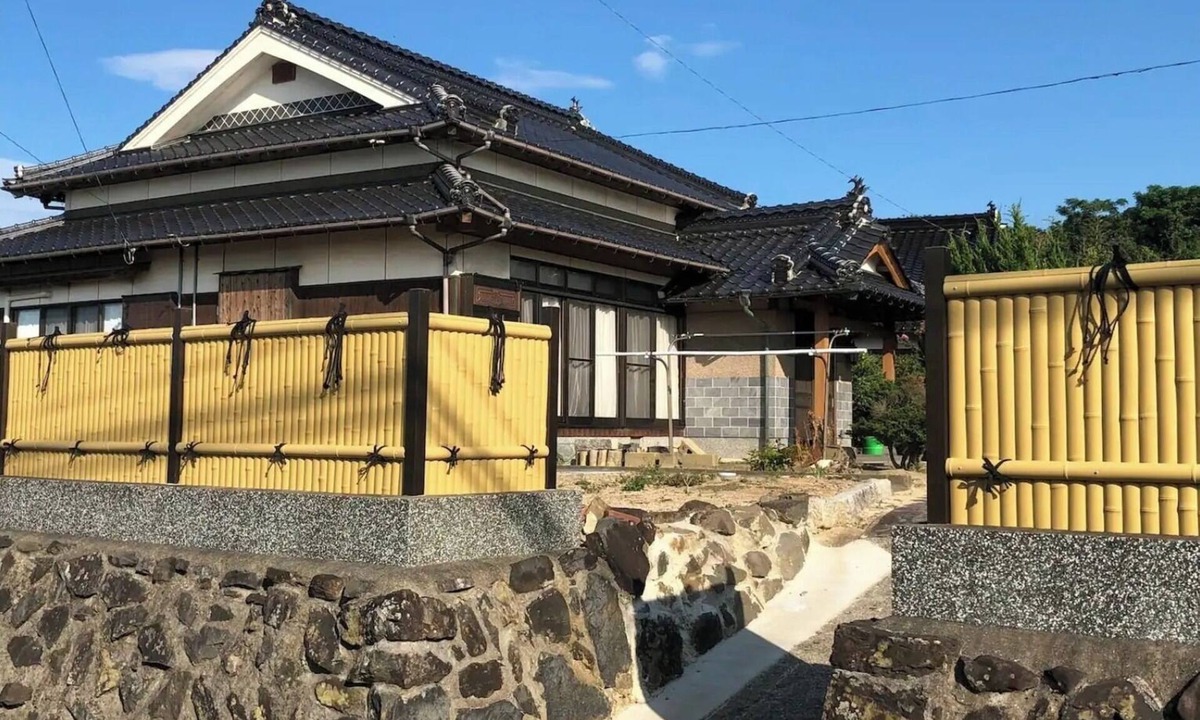Shimonoseki House | Pensione Shimado 2 1 whole building for rent A guest house overlooking Tsunoshima Ohashi Bridge /Shimonoseki Yamaguchi
