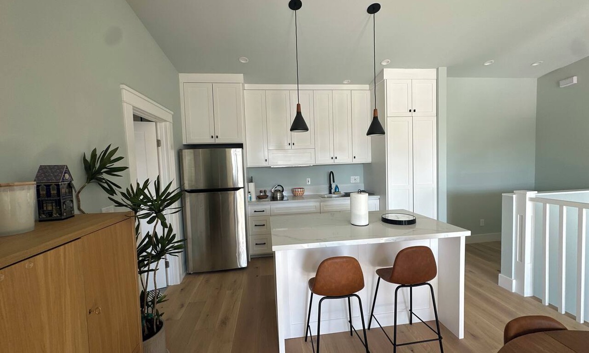 Mission Hills Apartment | Perfect 1-bedroom apartment with AC in enchanting Mission Hills