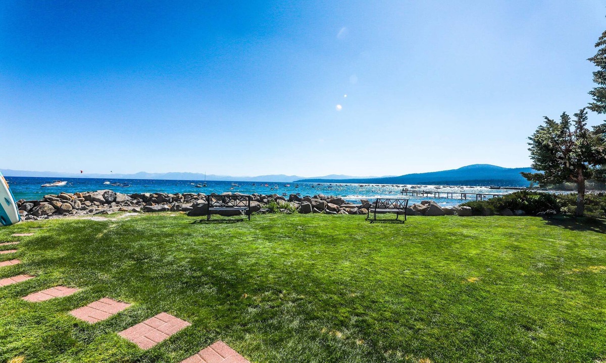 Tahoya Shores Condo | Perfect Lake Retreat W/Shared Pool, Fast WiFi, Private Patio & Easy Lake Access
