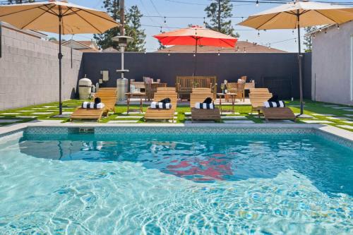 Inglewood House | Pool House Retreat near LAX, SoFi & Beach