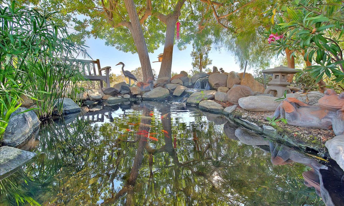 Temecula House | PRIVATE - Hilltop Estate W/Views, Pool, Hot Tub, Mini Golf & More!