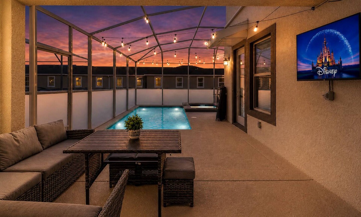 Four Corners Villa | Private Pool/Spa | 4MIN WALK TO CLUBHOUSE | Games Room | Close to all Parks