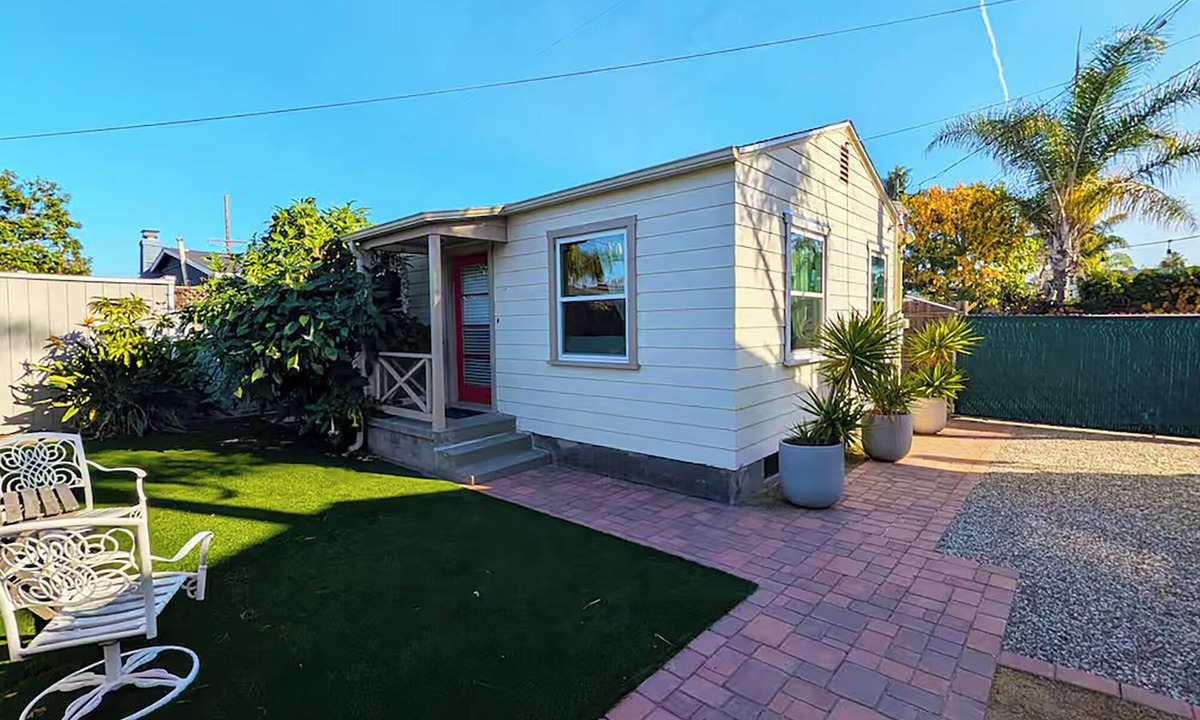 Normal Heights Cottage | Quaint and Bright, 1-Bedroom Cottage in Central Sunny San Diego