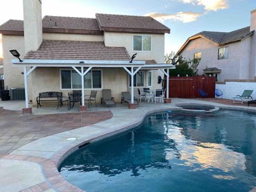 Lancaster House | Quartz Hill House with Swimming Pool