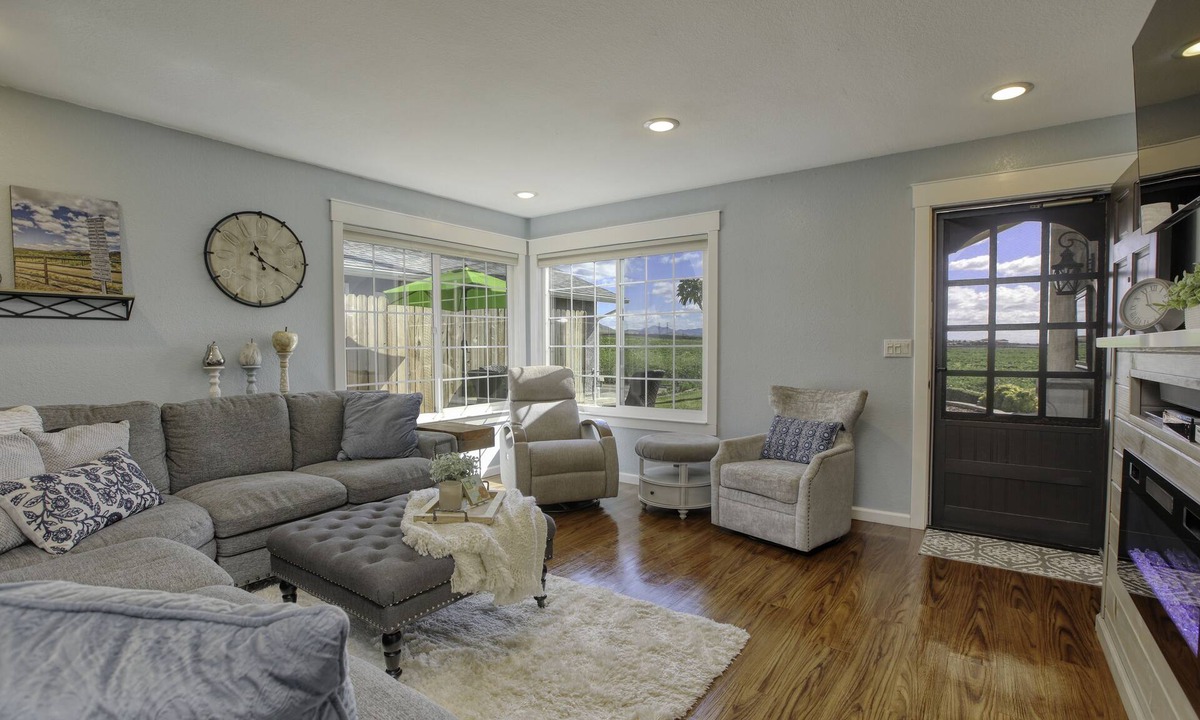 Nipomo House | Quiet relaxing home - Air conditioned comfort, Tesla Level 2 charging on site