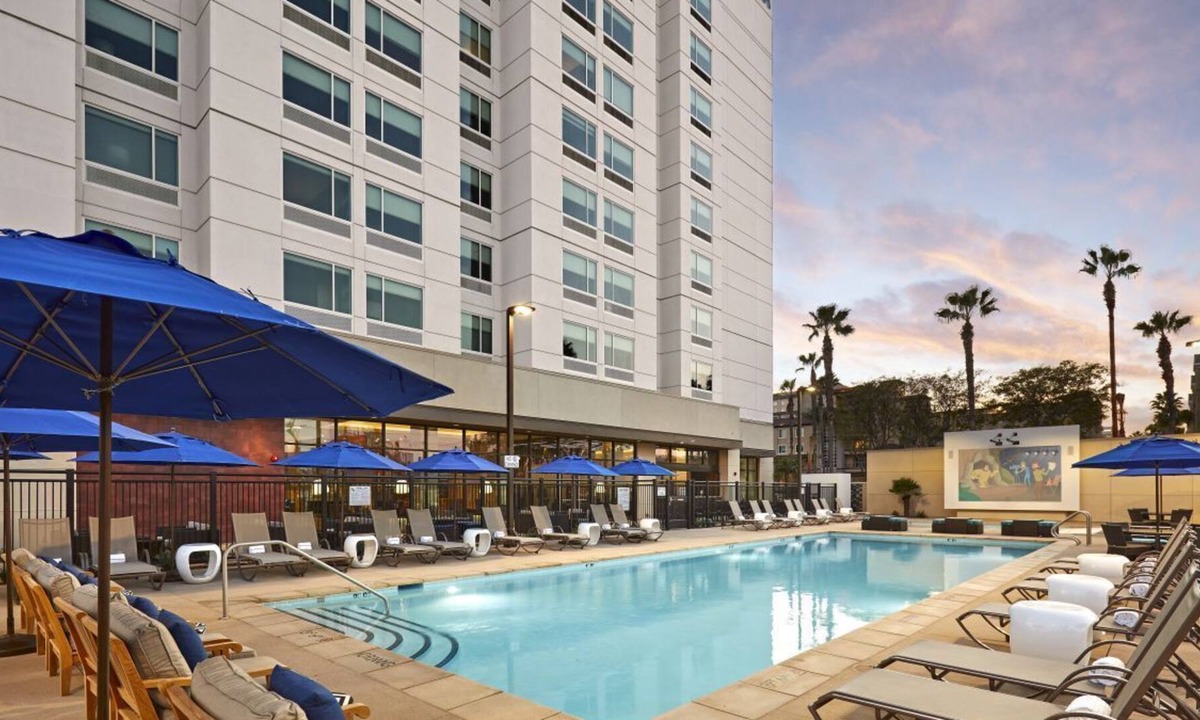 Anaheim Resort Resort | Rare Find! 4 Comfortable Units, Onsite Dining and Water Park, Near Disneyland!