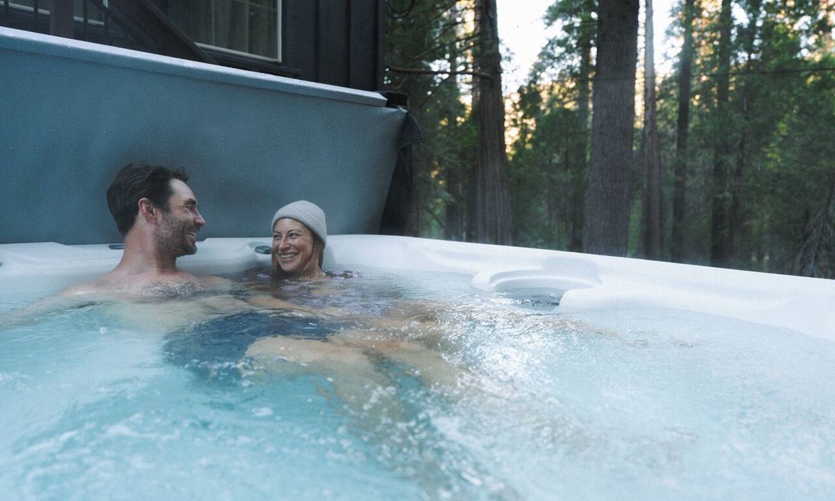 North Wawona House | Rare Stay Inside Yosemite NP: Luxury Cabin with Hot Tub, A/C, Wi-Fi
