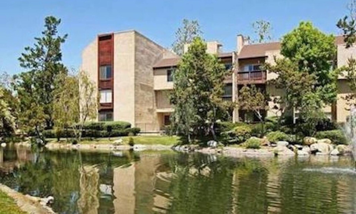 Jefferson Apartment | Relax in 2 bedroom apartment with AC in charming Culver City for WORLD CUP 2026