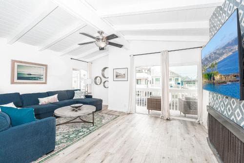 West Newport House | Remodeled 7Br Duplex Near Beach, Shops, And Dining By Beachview Rentals