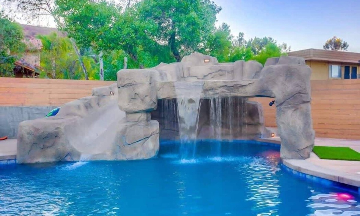Santee House | Resort Like Oasis: 7BR Home, Pool, Hot Tub & Bar