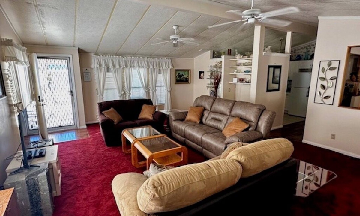 Holiday Shores House | Retro Charm Meets Home Comfort- 2BR/2BA Rivered Desert Retreat with Boat Parking
