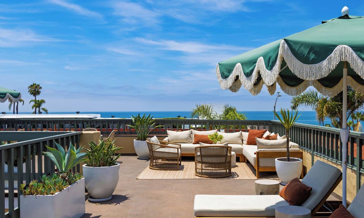 Diamond Crestview Hotel | Rooftop Ocean Views + Spa + Prime Laguna Beach Location | The Mara by AvantStay
