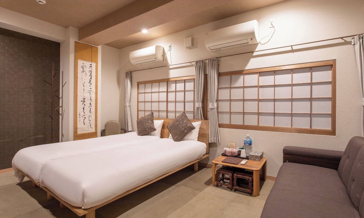 Naniwa Hotel | ROOM A Westernstyle triple room 30 m | 2 singl/Osaka City Ōsaka