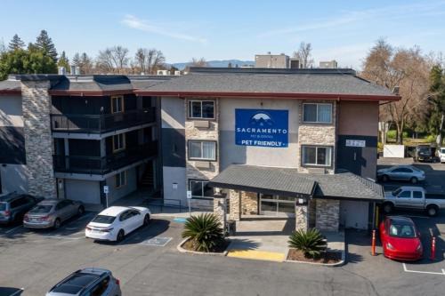 Sacramento Hotel | Sacramento Inn & Suites Cal Expo I-80