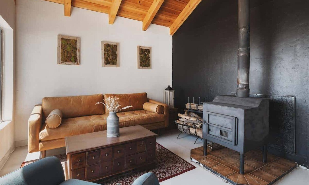 Dunlap Cabin | Secluded rustic 1-bedroom cabin on private land