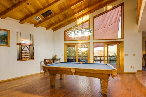 Keene House | ‘Simple Life Ranch’ w/Hot Tub & Sauna in Keene!