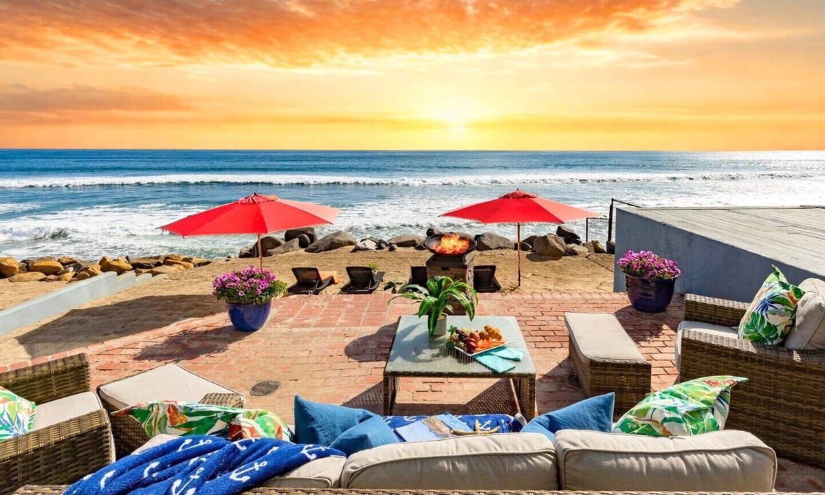 South Oceanside House | Single Family Oceanfront Home with Spa. P1643-0