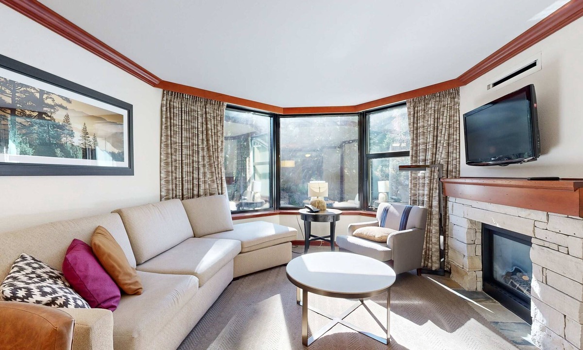 Olympic Valley Condo | Ski-in-ski-out Olympic Valley retreat with two adjacent units, pools, & hot tubs