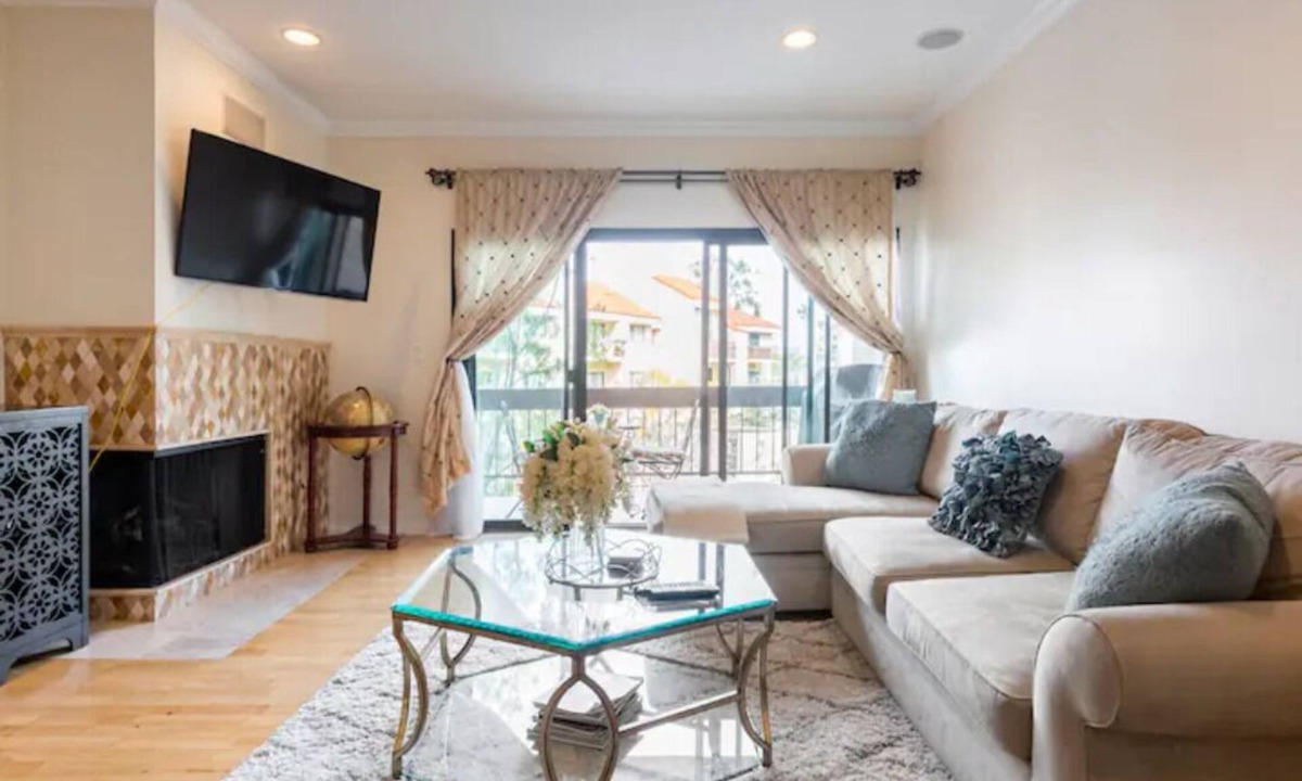 Playa Del Rey Condo | Skip the Hotel! Your Stylish Los Angeles Retreat for Extended Stay!