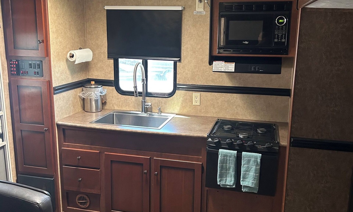 Morrill House | Soothing 1-bedroom recreational vehicle with AC in San Jose