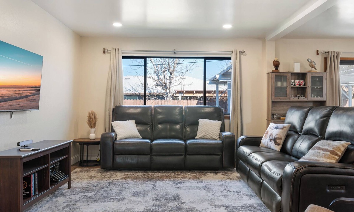 Rancho Cordova House | Spacious 4-bedroom house in peaceful Rancho Cordova with AC