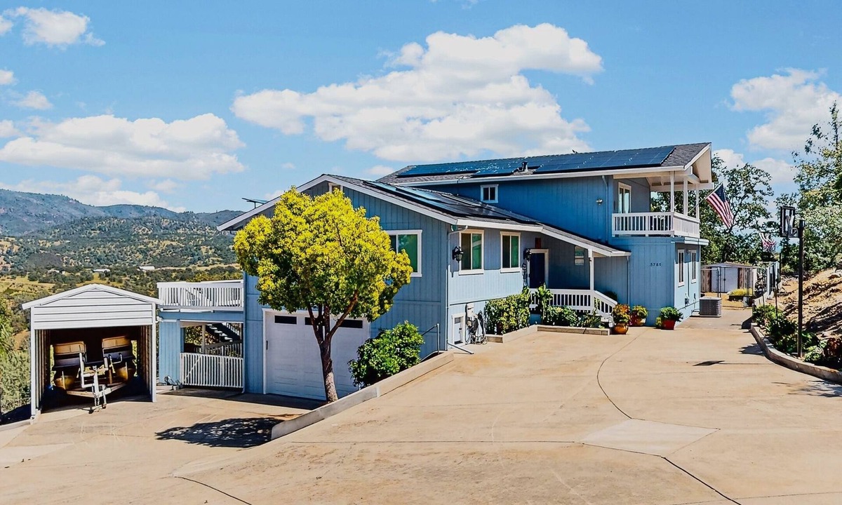 Coulterville House | Spacious 5-bed estate w/3 full baths; remodeled on 4+ acres, near Don Pedro Lake