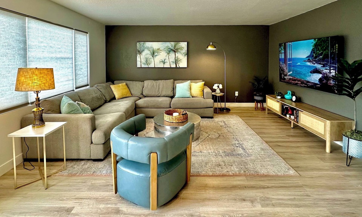Sparks House | Spacious centrally located family home in Sparks Nv !