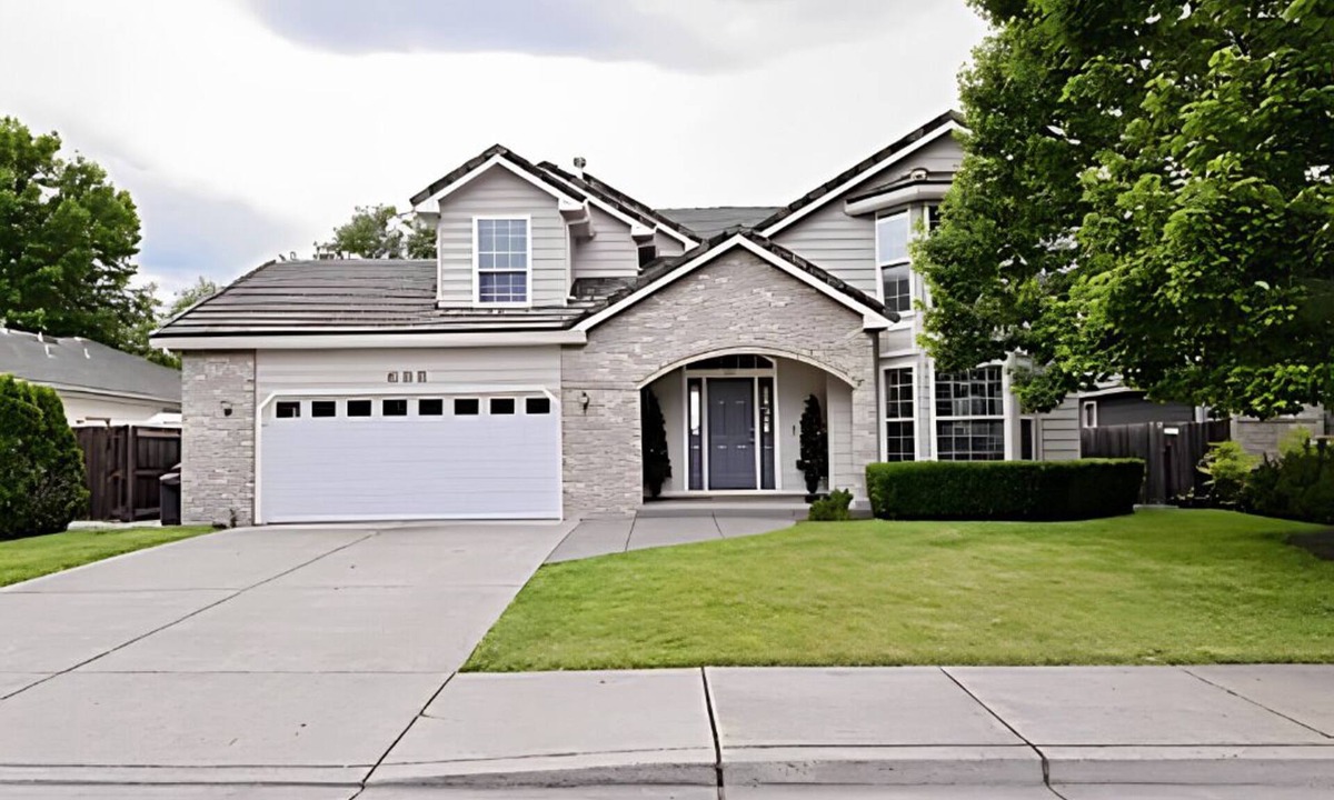 Central Point House | Spacious Family Friendly 4-bedroom house in Southern Oregon
