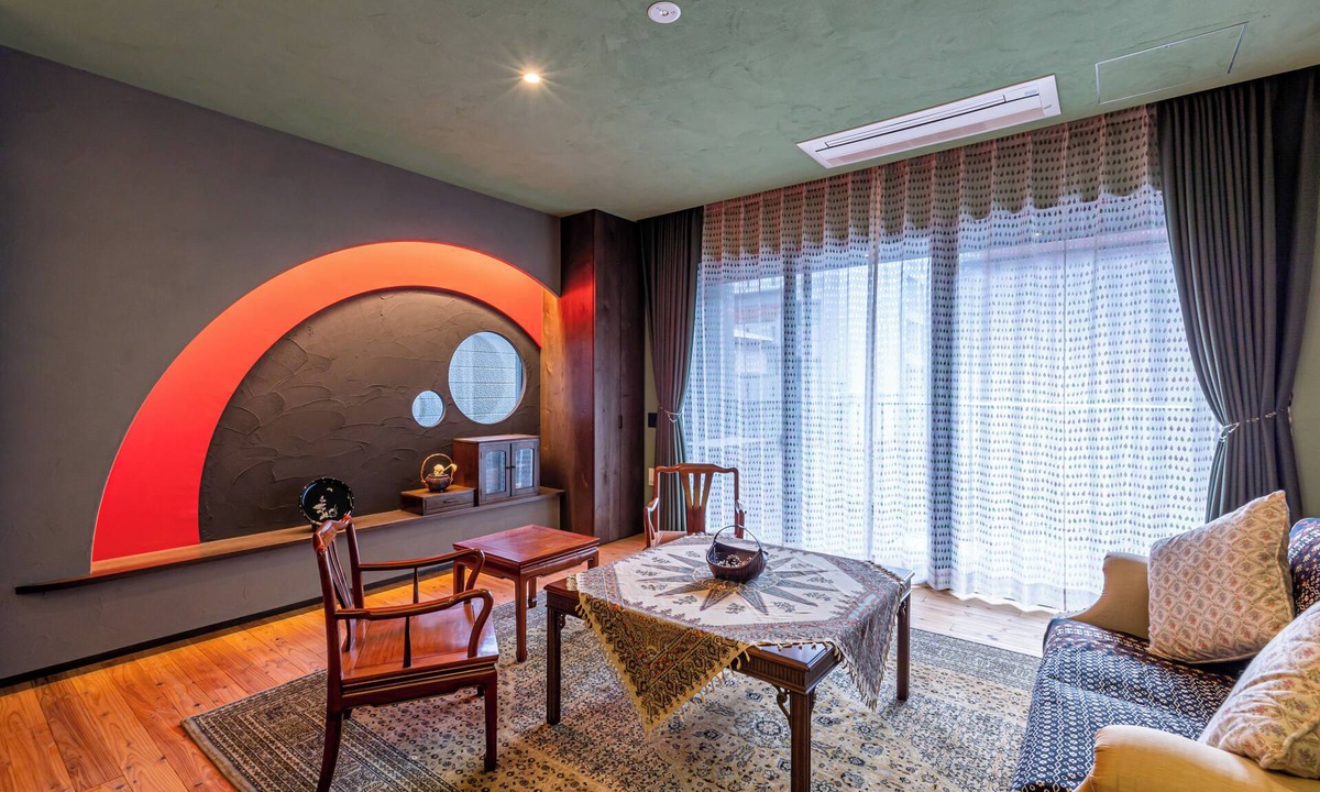 Namba Apartment | Spacious & Serene 84 ㎡ Retreat near Dotonbori, Kuromon Market & Shinsaibashi