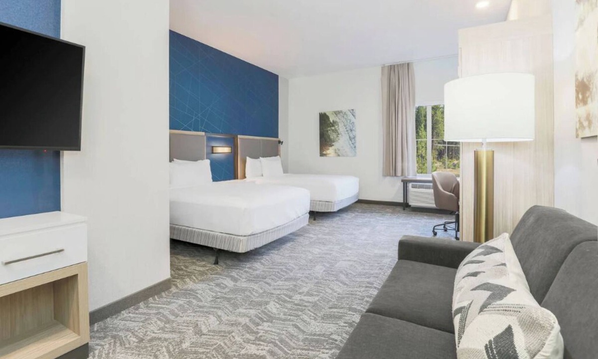 Truckee Hotel | Spacious Suite Near Lake Tahoe Perfect for Adventure + Families