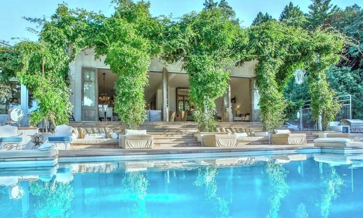 St. Helena House | St Helena ~ Blair Spangler Collection. Large Groups, Corp Meetings, Best views