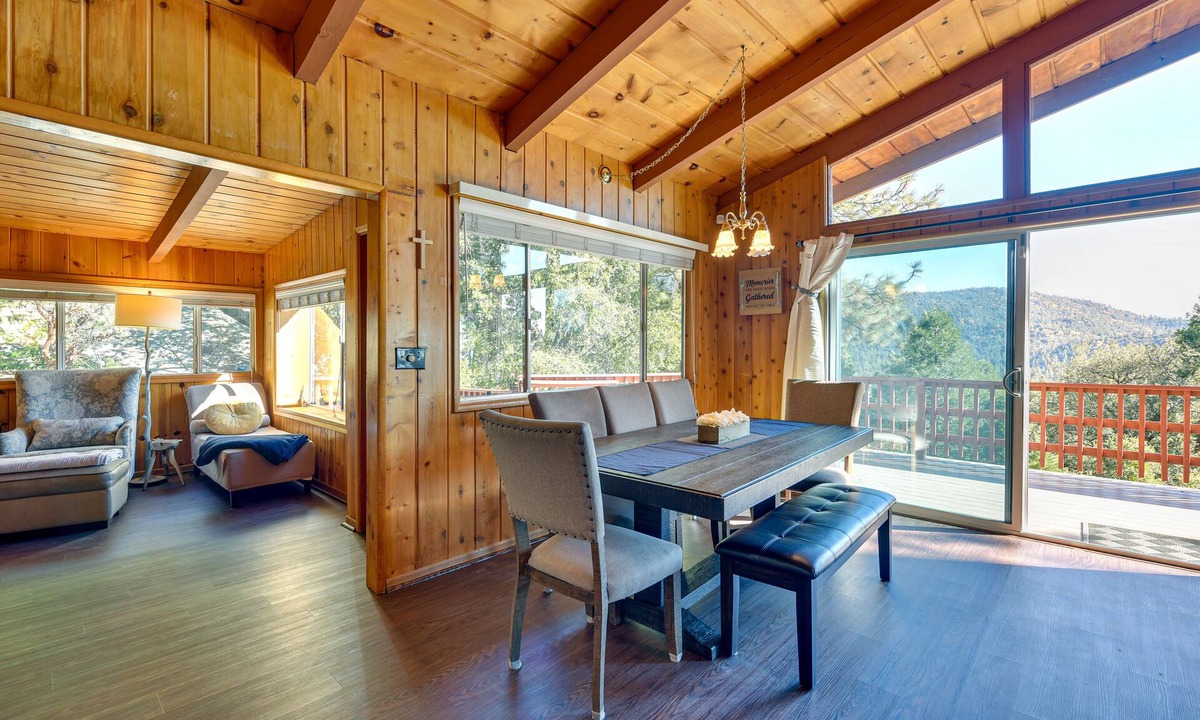 Idyllwild Cabin | Stunning Idyllwild Home w/Private Hot Tub & Decks