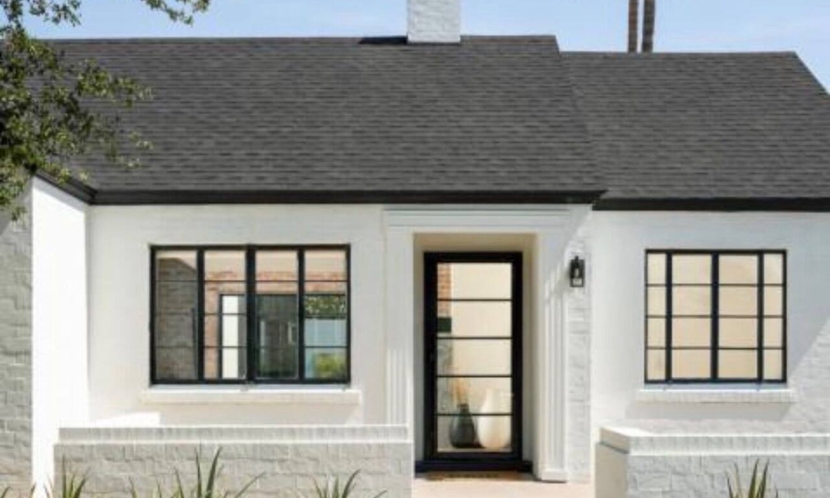 North Redondo Cottage | Stylish California Cottage Private Backyard 15 Min to Manhattan Beach & LAX