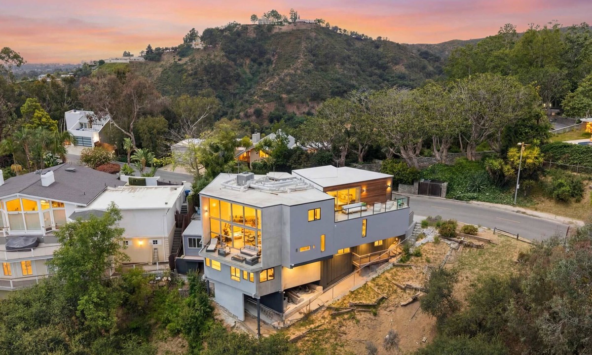 Brentwood House | Sunset Views! Sauna, Gym, Parking, BBQ, Near Sofi!