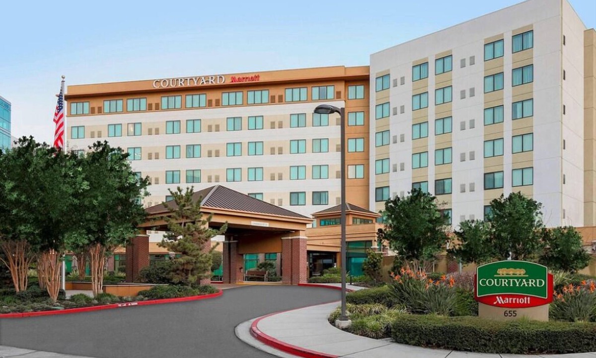 Willow Glen Hotel | Super Bowl Celebration in Campbell. A Brisk 12-mile Drive to Levi's Stadium.
