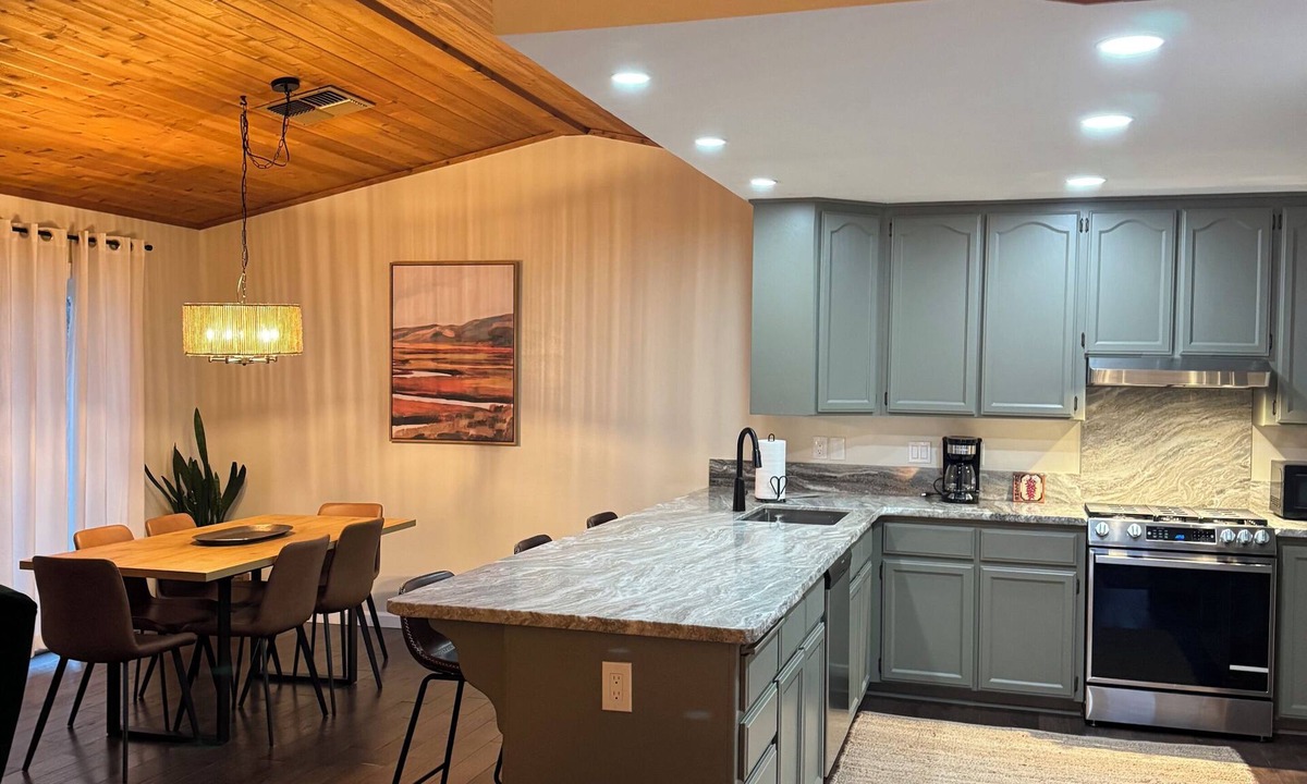 Weaverville Condo | Sweet-spot on the Golf Course
