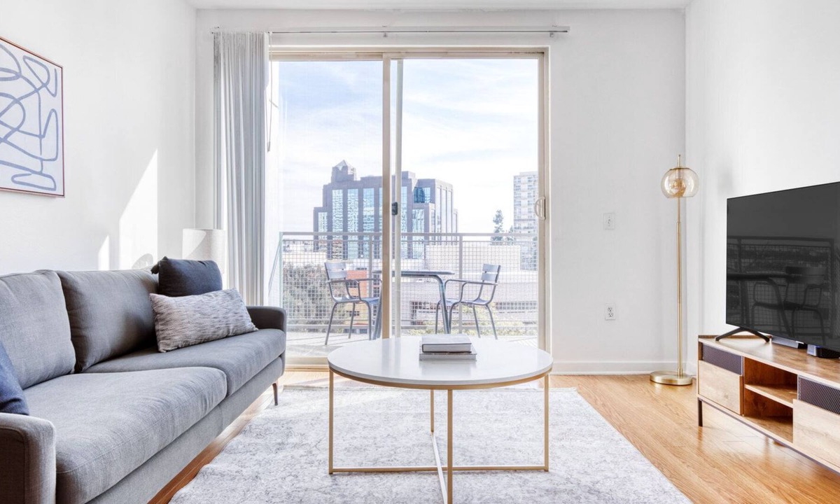 Little Tokyo Apartment | Tasteful Downtown 1BR w/ Pool, W/D & Gym, near Museums, by Blueground
