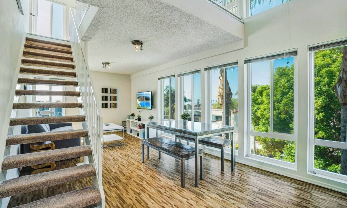 Palms Apartment | The Bagley #301 Loft Penthouse