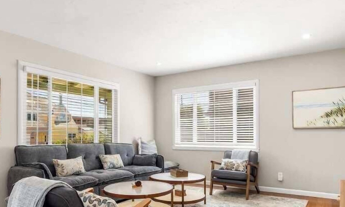 Eastside Santa Cruz House | The Eastman - Cutest House - Walk to the Beach!