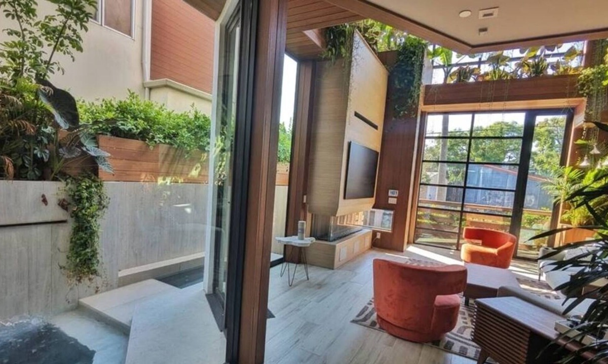Venice House | The Glass Ladies: Sleeps 20