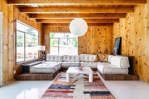 Tahquitz River Estates House | The Pom Pom House