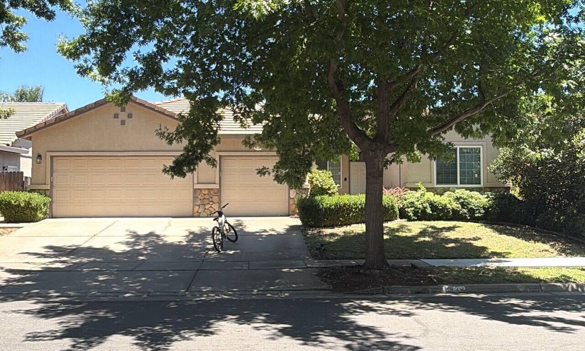 Yuba City House | Tremendous 5-bedroom house with AC in Yuba City