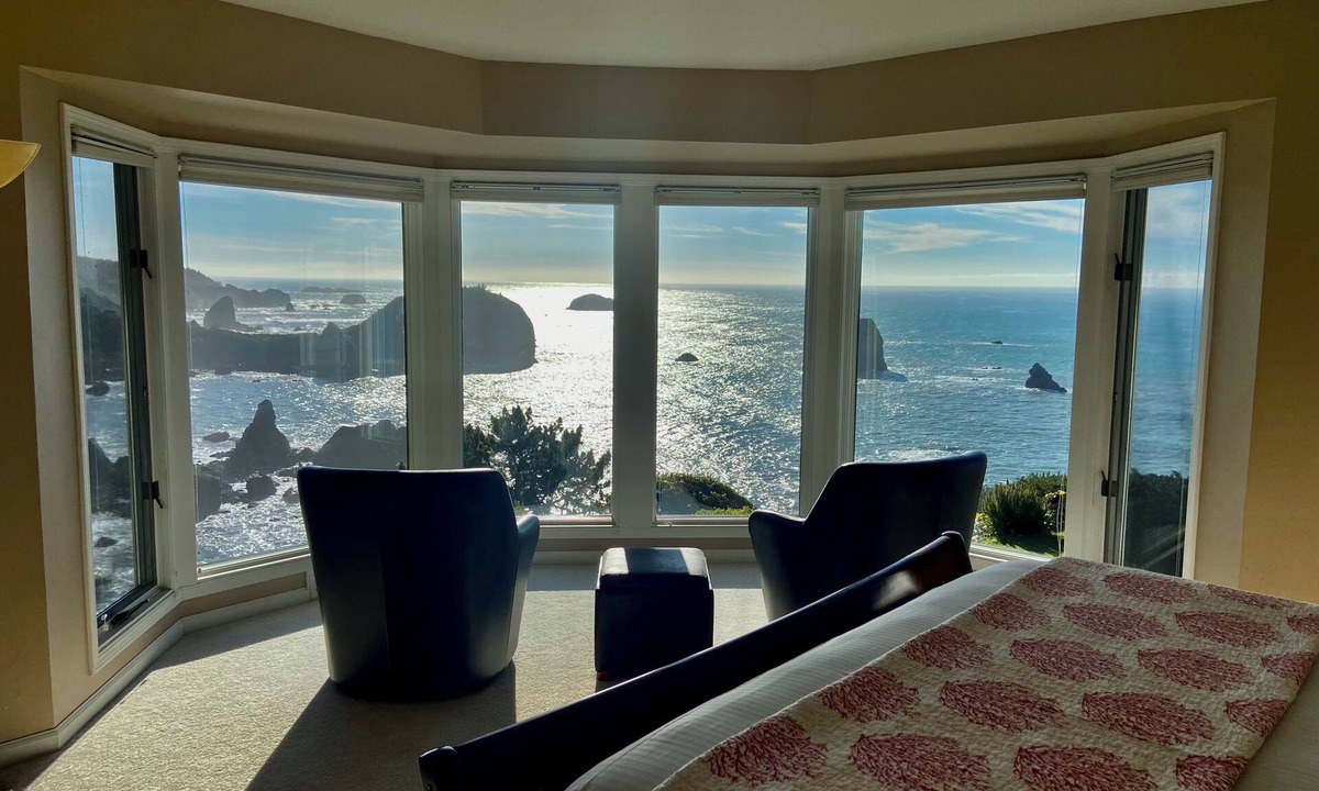Trinidad House | Trinidad Oceanfront Luxury Rental – 3BR, Hot Tub & Panoramic Coastal Views