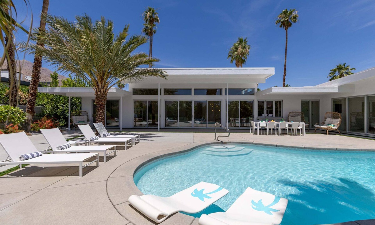 Indian Canyon House | Twilight Fairway – Golfside Desert Luxury