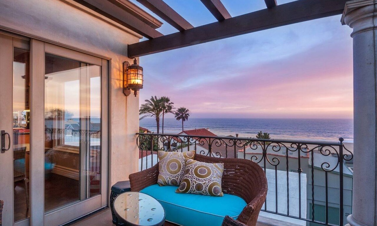 The Strand Apartment | View, View, Comfort and Stlye