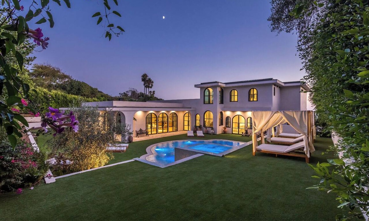 Western Malibu House | Villa Amara - Designer Malibu Estate with Ocean Views, Pool & Speakeasy